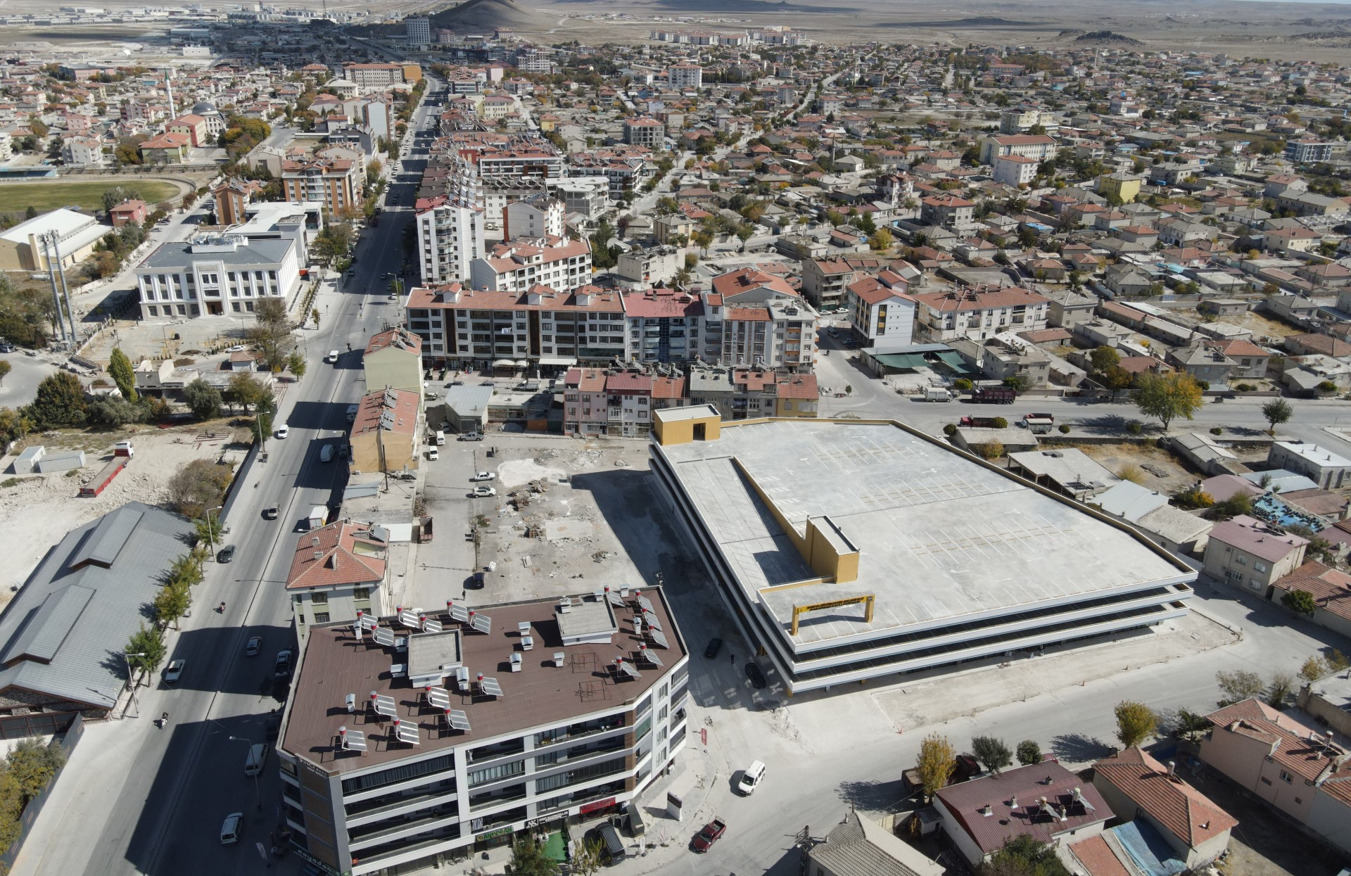 KARAPINAR TİCARET MERKEZİ VE KATLI OTOPARK TAMAMLANDI...