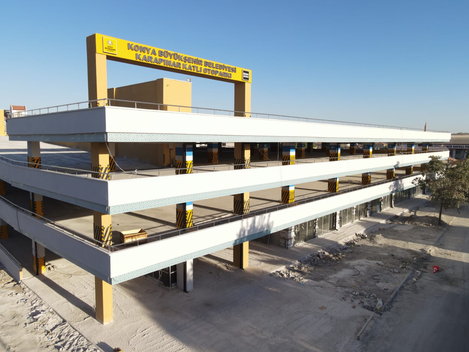 Karapınar Ticaret Merkezi ve Katlı Otoparkı Tamamlanıyor...